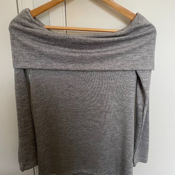 Decjuba Tops - Decjuba off the shoulder long sleeve top